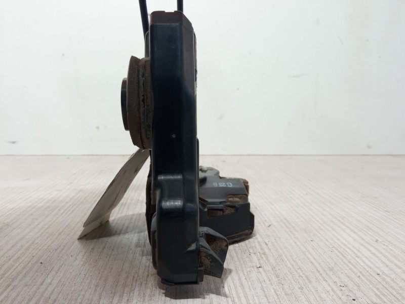 Recambio de cerradura puerta delantera derecha para toyota auris (_e15_) 1.4 d-4d (nde150_) referencia OEM IAM A046693  