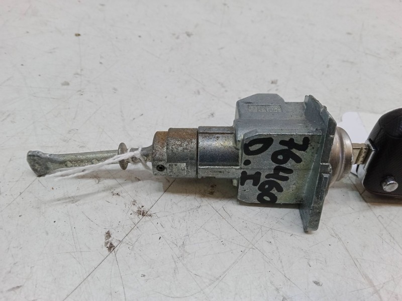 Recambio de bombin puerta delantera izquierda para kia stonic (yb) 1.0 t-gdi referencia OEM IAM   