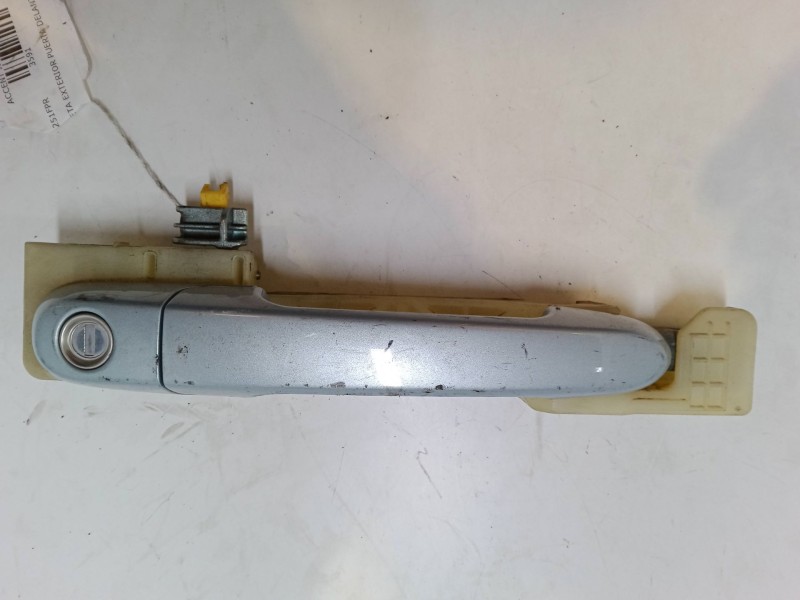 Recambio de maneta exterior puerta delantera derecha para hyundai accent iii sedán (mc) 1.5 crdi gls referencia OEM IAM    Recambio de maneta exterior puerta delantera derecha para hyundai accent iii sedán (mc) 1.5 crdi gls referencia OEM IAM
