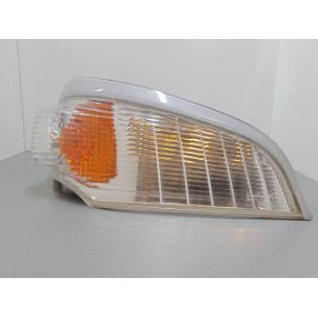INTERMITENTE DELANTERO DERECHO MK486510 89311345