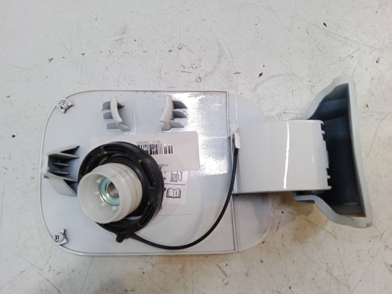 Recambio de tapa exterior combustible para kia stonic (yb) 1.0 t-gdi referencia OEM IAM   
