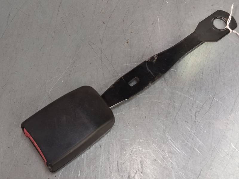 ANCLAJE CINTURON DELANTERO DERECHO 7462508002 