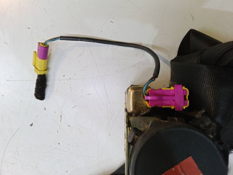 Recambio de cinturon con pretensor delantero izquierdo para volkswagen golf iv (1j1) 1.9 tdi referencia OEM IAM   