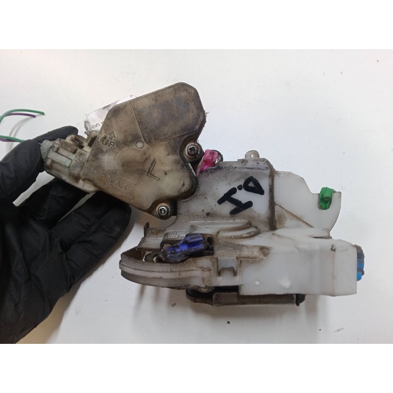 Recambio de cerradura puerta delantera izquierda para nissan cabstar (f24m, f24w) 35.15 dci, 45.15 dci 3.0 (f24m) referencia OEM