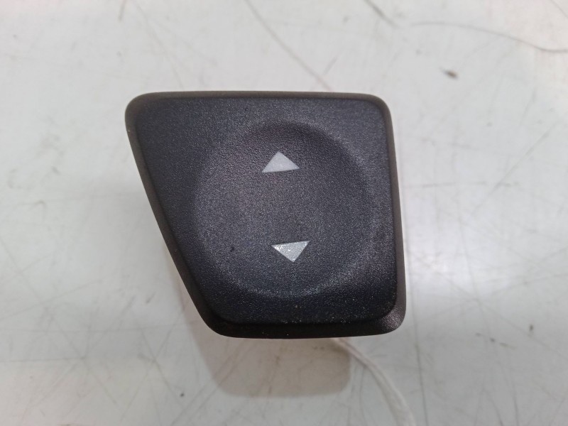 Recambio de mando elevalunas delantero izquierdo para fiat 500 (312_) 0.9 (312axg1a, 312.axg11) referencia OEM IAM    Recambio de mando elevalunas delantero izquierdo para fiat 500 (312_) 0.9 (312axg1a, 312.axg11) referencia OEM IAM