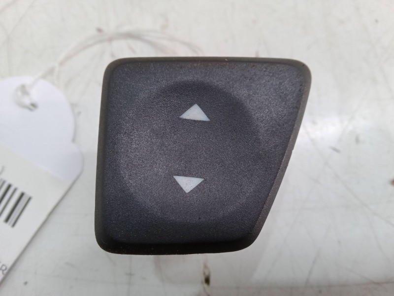 Recambio de mando elevalunas trasero derecho para fiat 500 (312_) 0.9 (312axg1a, 312.axg11) referencia OEM IAM   