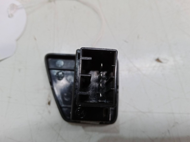 Recambio de mando elevalunas trasero derecho para fiat 500 (312_) 0.9 (312axg1a, 312.axg11) referencia OEM IAM   