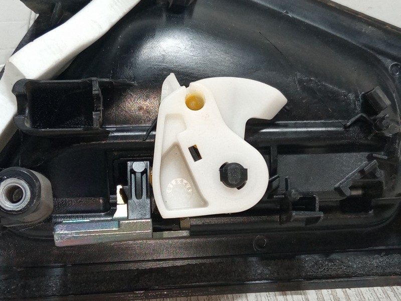 Recambio de maneta exterior puerta trasera izquierda para renault clio iv (bh_) 1.2 16v referencia OEM IAM   