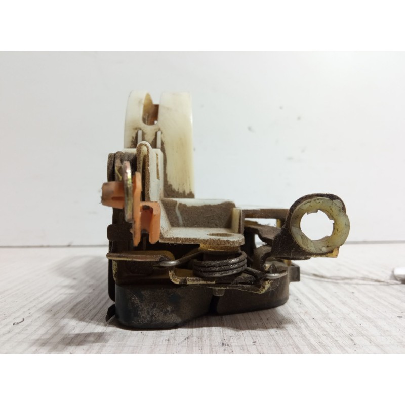 Recambio de cerradura puerta delantera derecha para opel corsa b (s93) 1.0 i 12v (f08, f68, m68) referencia OEM IAM 90452374  