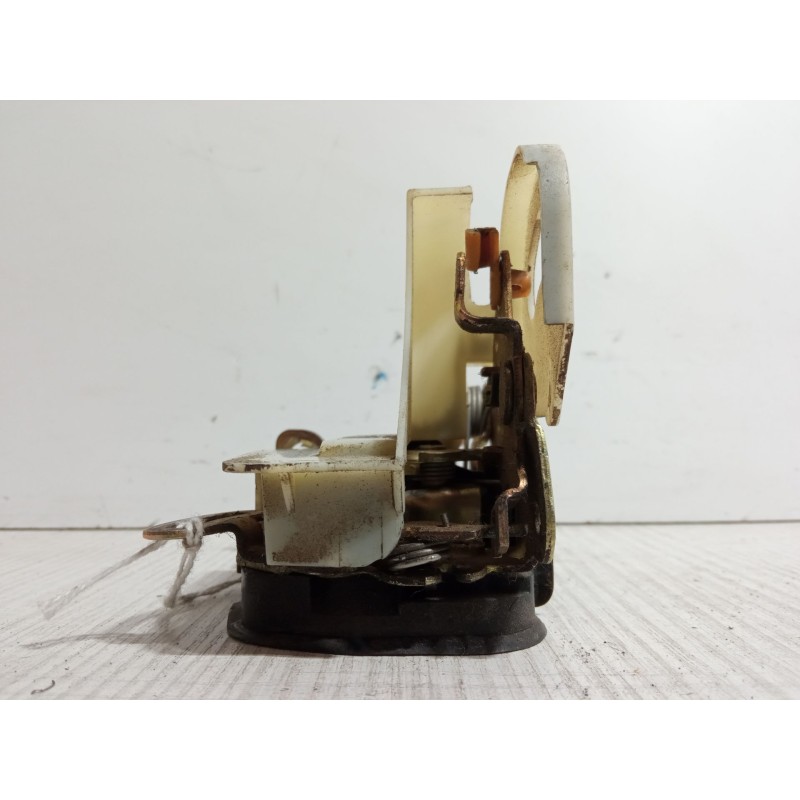 Recambio de cerradura puerta delantera derecha para opel corsa b (s93) 1.0 i 12v (f08, f68, m68) referencia OEM IAM 90452374  