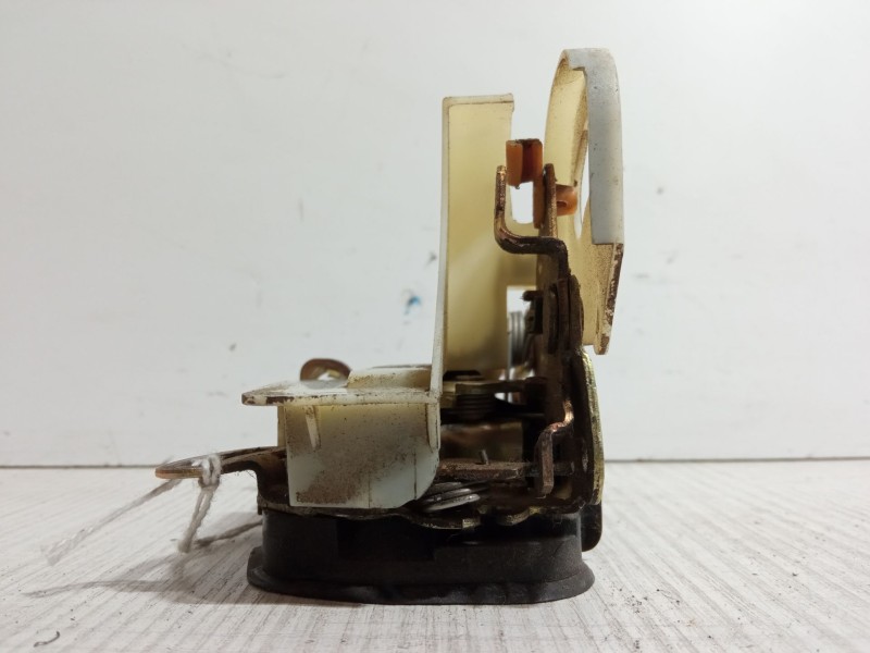 Recambio de cerradura puerta delantera derecha para opel corsa b (s93) 1.0 i 12v (f08, f68, m68) referencia OEM IAM 90452374  