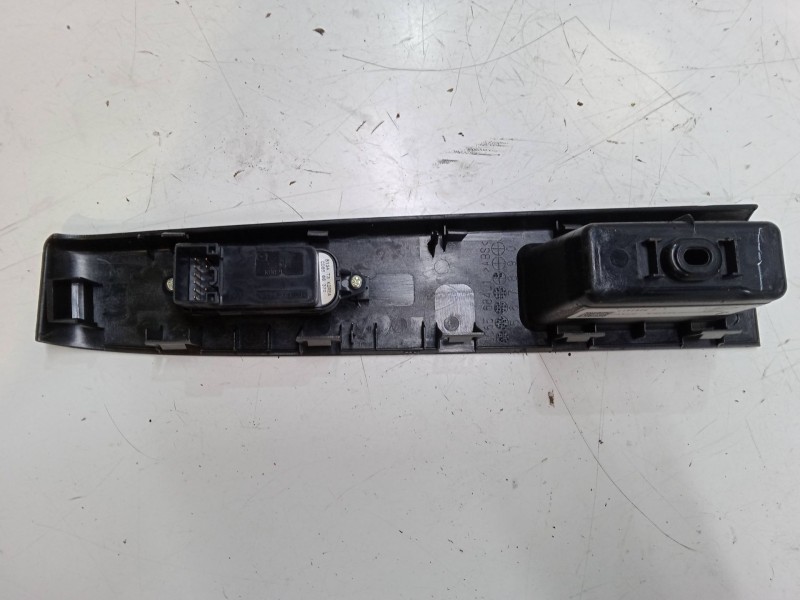 Recambio de mando elevalunas delantero derecho para mazda 5 (cr19) 2.0 cd (cr19) referencia OEM IAM CD8566370  CC65684L1