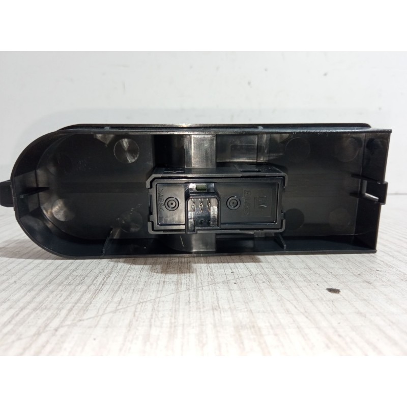 Recambio de mando elevalunas delantero derecho para opel zafira / zafira family b (a05) 1.6 (m75) referencia OEM IAM 13228709  