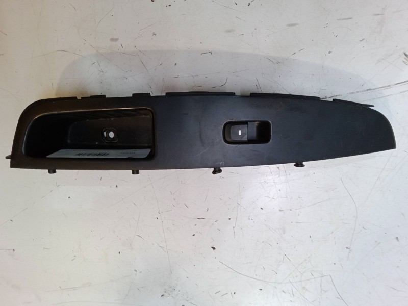 Recambio de mando elevalunas delantero derecho para hyundai i10 iii (ac3, ai3) 1.0 mpi referencia OEM IAM    Recambio de mando elevalunas delantero derecho para hyundai i10 iii (ac3, ai3) 1.0 mpi referencia OEM IAM