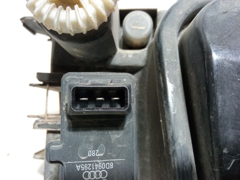 Recambio de faro izquierdo para seat inca (6k9) 1.9 sdi referencia OEM IAM 6K1941009S  