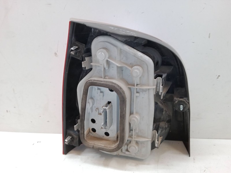 Recambio de piloto trasero derecho para volkswagen polo (9n_, 9a_) 1.4 tdi referencia OEM IAM   