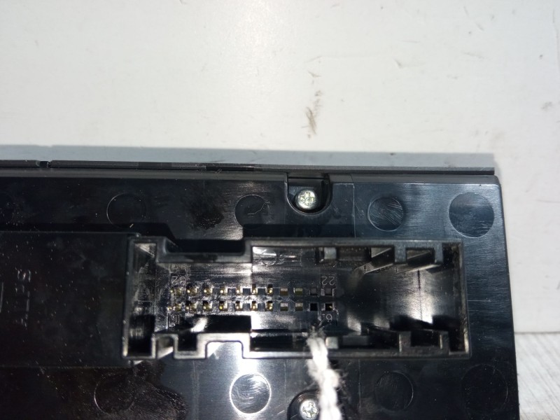 Recambio de mando elevalunas delantero izquierdo para opel zafira / zafira family b (a05) 1.6 (m75) referencia OEM IAM 13228706 