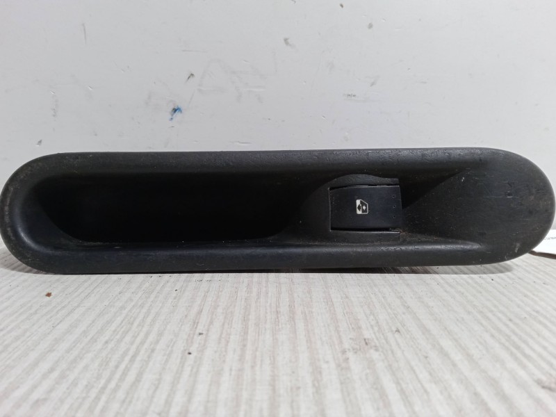 Recambio de mando elevalunas trasero derecho para renault espace iv (jk0/1_) 1.9 dci (jk0u, jk0g) referencia OEM IAM   