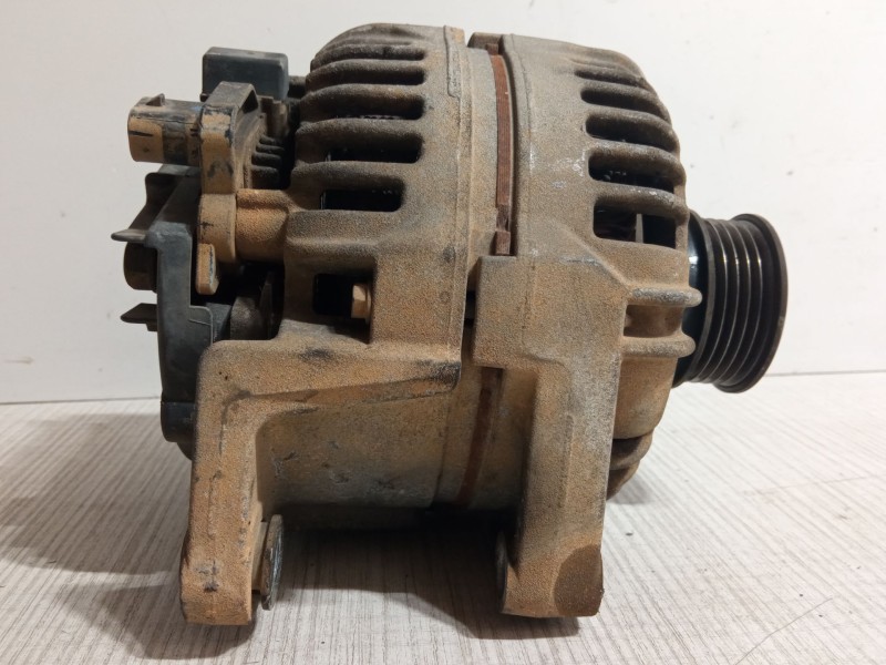 Recambio de alternador para opel zafira / zafira family b (a05) 1.6 (m75) referencia OEM IAM 13229985  