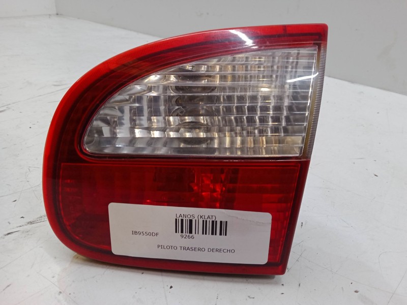 Recambio de piloto trasero porton derecho para daewoo lanos (klat) 1.3 referencia OEM IAM   