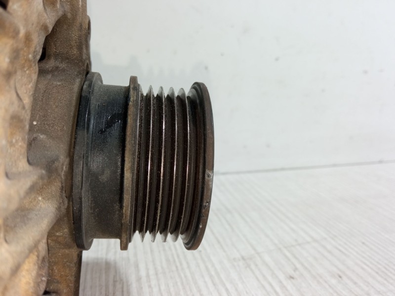 Recambio de alternador para opel zafira / zafira family b (a05) 1.6 (m75) referencia OEM IAM 13229985  