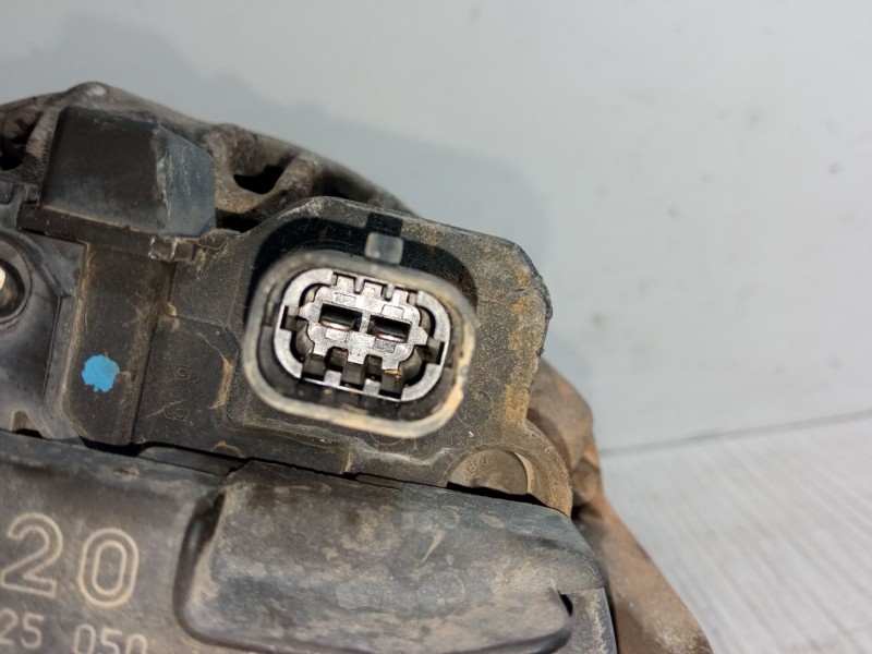 Recambio de alternador para opel zafira / zafira family b (a05) 1.6 (m75) referencia OEM IAM 13229985  