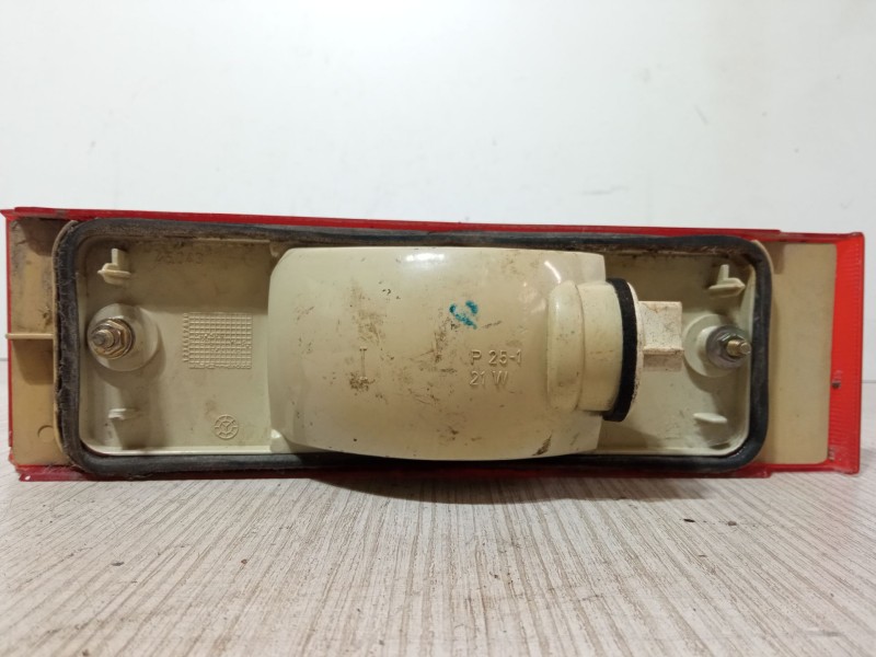 Recambio de faro antiniebla trasero izquierdo para renault 11 (b/c37_) 1.4 (b/c373, b/c37r) referencia OEM IAM    Recambio de faro antiniebla trasero izquierdo para renault 11 (b/c37_) 1.4 (b/c373, b/c37r) referencia OEM IAM