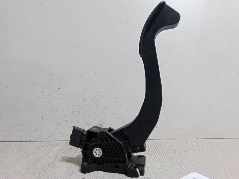 PEDAL ACELERADOR 