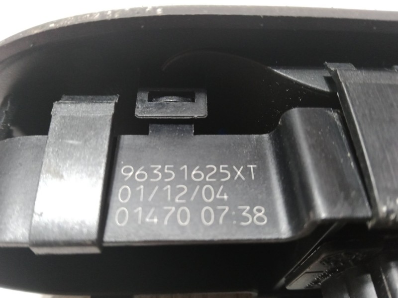 Recambio de mando elevalunas delantero derecho para peugeot 307 sw (3h) 2.0 hdi 135 referencia OEM IAM 96351625XT  