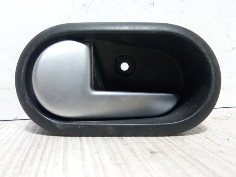 Recambio de maneta interior puerta delantera izquierda para ford fiesta v (jh_, jd_) 1.4 16v referencia OEM IAM    Recambio de maneta interior puerta delantera izquierda para ford fiesta v (jh_, jd_) 1.4 16v referencia OEM IAM