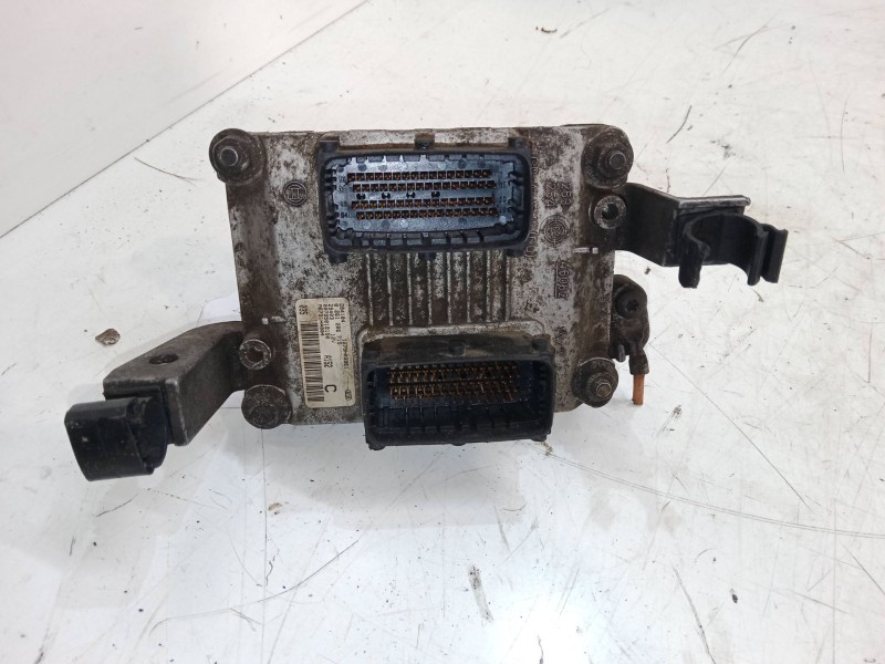 Recambio de centralita motor uce para alfa romeo 147 (937_) 2.0 16v t.spark (937.axa1, 937.axc1, 937.bxc1) referencia OEM IAM 02