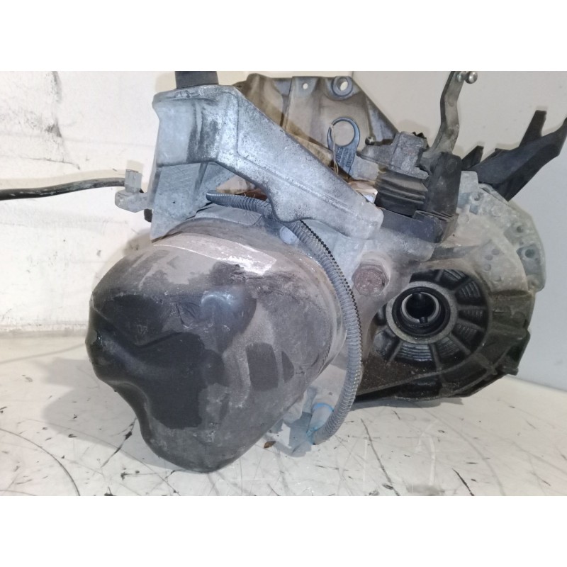 Recambio de caja de cambios manual 5 velocidades para renault clio iii (br0/1, cr0/1) 1.4 16v referencia OEM IAM 820016668  