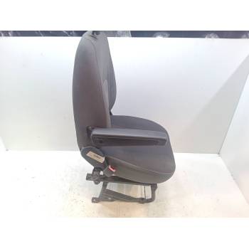 ASIENTO DELANTERO IZQUIERDO 