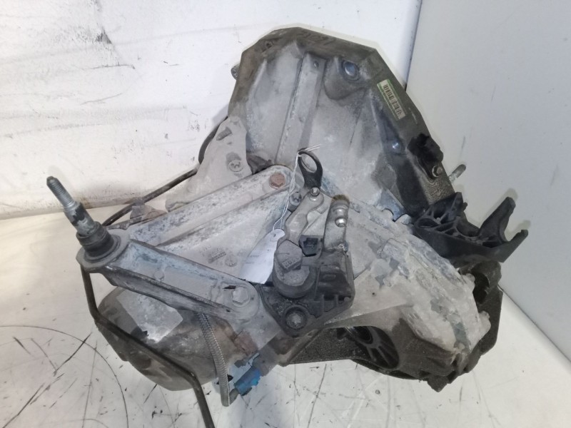 Recambio de caja de cambios manual 5 velocidades para renault clio iii (br0/1, cr0/1) 1.4 16v referencia OEM IAM 820016668  