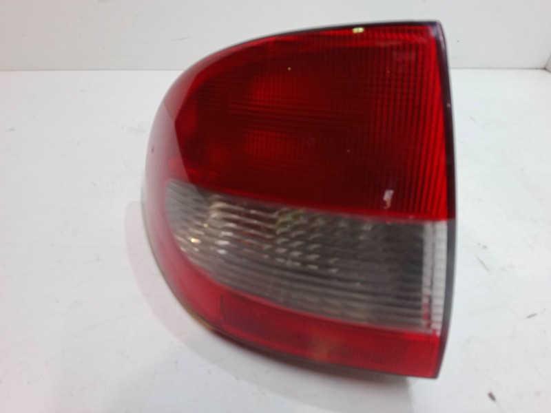 Recambio de piloto trasero izquierdo para renault megane i classic (la0/1_) 1.9 dci (la05) referencia OEM IAM   