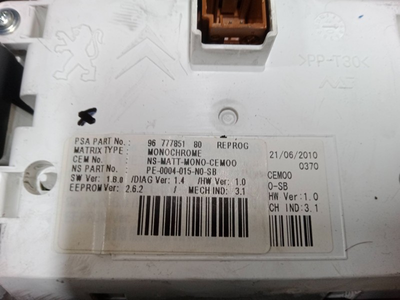 Recambio de cuadro instrumentos para peugeot 5008 (0u_, 0e_) 1.6 hdi referencia OEM IAM 9804263880  69389-280U