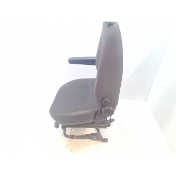 ASIENTO DELANTERO IZQUIERDO 