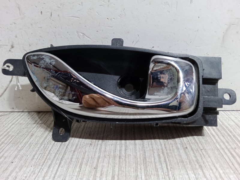 Recambio de maneta interior puerta trasera derecha para renault koleos i (hy_) 2.0 dci (hy0k) referencia OEM IAM    Recambio de maneta interior puerta trasera derecha para renault koleos i (hy_) 2.0 dci (hy0k) referencia OEM IAM