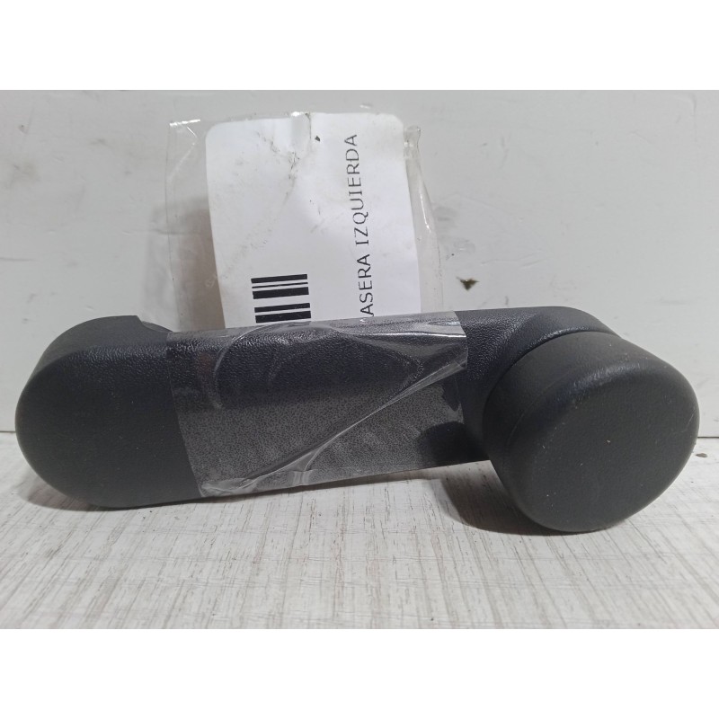 Recambio de maneta elevalunas puerta trasera izquierda para opel corsa c (x01) 1.4 (f08, f68) referencia OEM IAM   