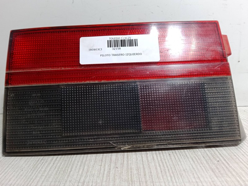 Recambio de piloto trasero izquierdo para seat toledo i (1l2) 1.9 tdi referencia OEM IAM    Recambio de piloto trasero izquierdo para seat toledo i (1l2) 1.9 tdi referencia OEM IAM