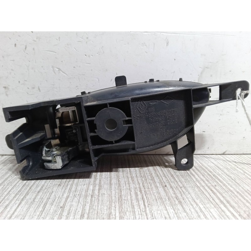 Recambio de maneta interior puerta trasera derecha para renault koleos i (hy_) 2.0 dci (hy0k) referencia OEM IAM    Recambio de maneta interior puerta trasera derecha para renault koleos i (hy_) 2.0 dci (hy0k) referencia OEM IAM