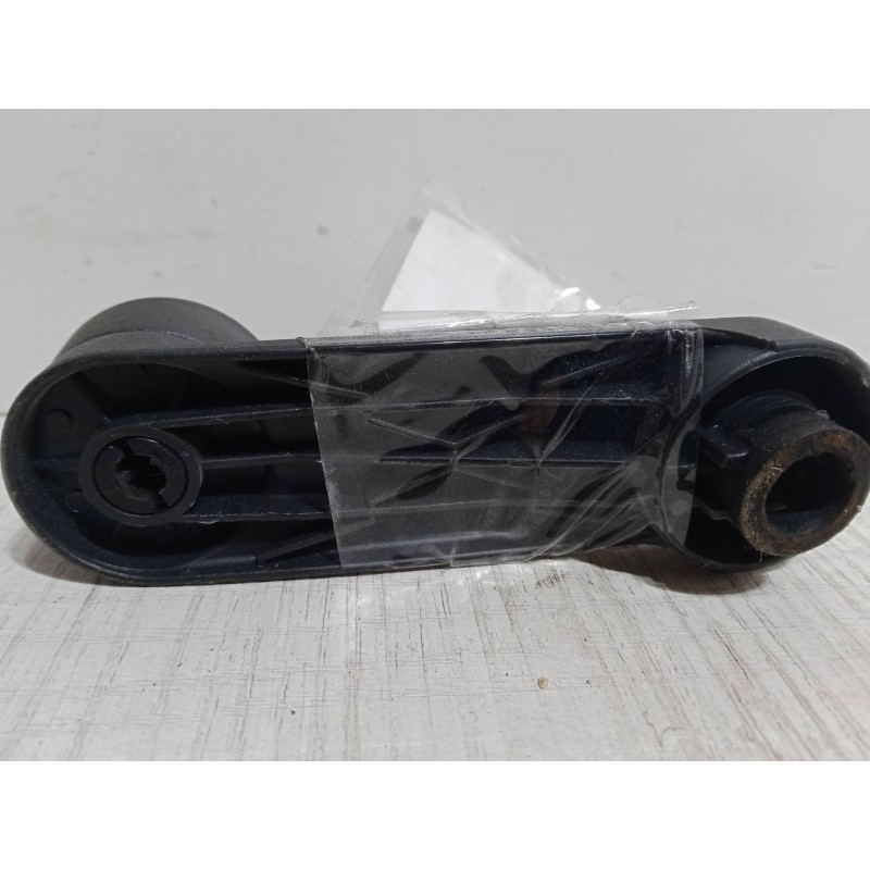 Recambio de maneta elevalunas puerta trasera derecha para opel corsa c (x01) 1.4 (f08, f68) referencia OEM IAM   