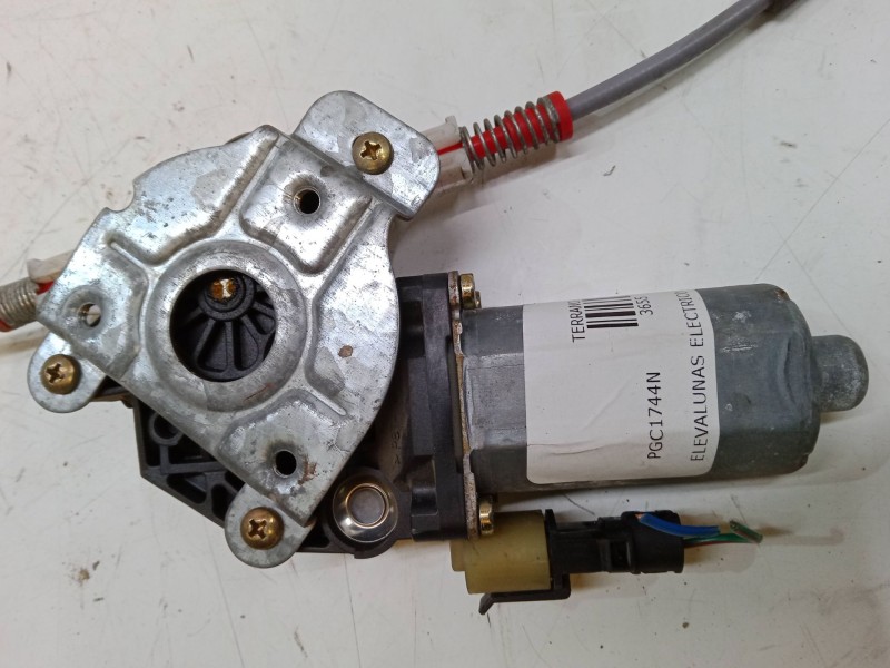 Recambio de elevalunas electrico delantero derecho para nissan terrano ii (r20) 2.7 tdi 4wd referencia OEM IAM   