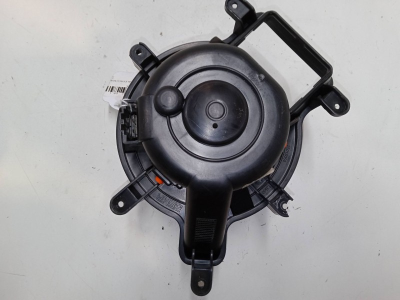 Recambio de motor calefaccion para peugeot 5008 (0u_, 0e_) 1.6 hdi referencia OEM IAM T3953001  
