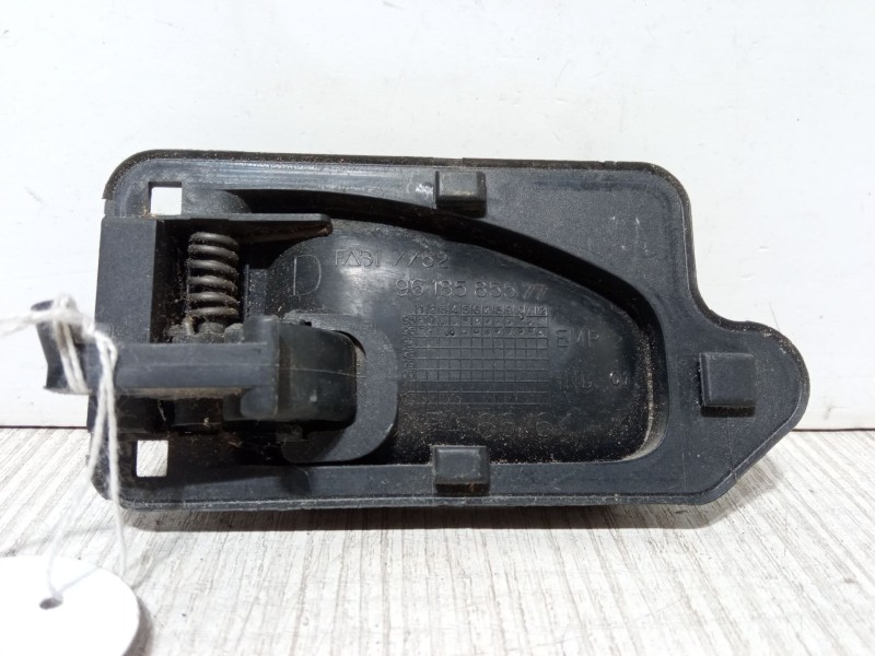 Recambio de maneta interior puerta delantera derecha para citroën saxo (s0, s1) 1.4 vts referencia OEM IAM 9618585577   Recambio de maneta interior puerta delantera derecha para citroën saxo (s0, s1) 1.4 vts referencia OEM IAM 9618585577