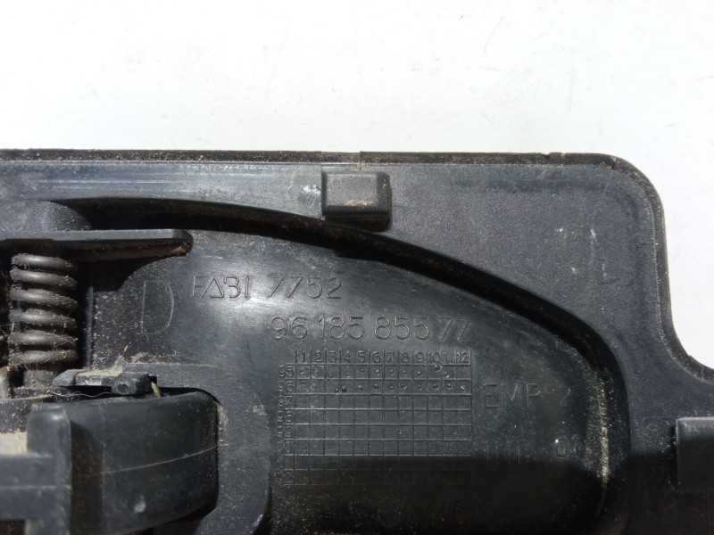Recambio de maneta interior puerta delantera derecha para citroën saxo (s0, s1) 1.4 vts referencia OEM IAM 9618585577   Recambio de maneta interior puerta delantera derecha para citroën saxo (s0, s1) 1.4 vts referencia OEM IAM 9618585577
