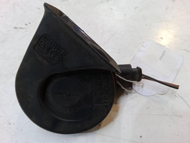 Recambio de claxon para seat leon (1p1) 1.9 tdi referencia OEM IAM    Recambio de claxon para seat leon (1p1) 1.9 tdi referencia OEM IAM