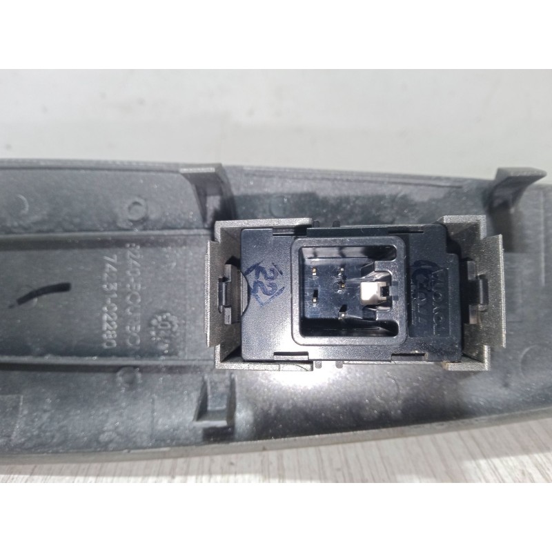 Recambio de mando elevalunas delantero derecho para toyota corolla (_e12_) 1.6 vvt-i (zze121_) referencia OEM IAM 74231-02280  