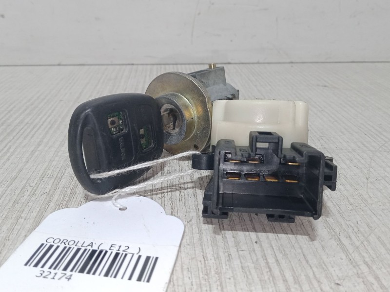 Recambio de clausor para toyota corolla (_e12_) 1.6 vvt-i (zze121_) referencia OEM IAM   