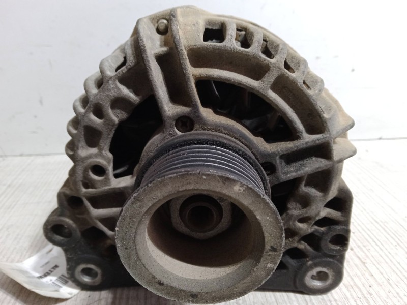 Recambio de alternador para volkswagen polo (6n2) 1.0 referencia OEM IAM   